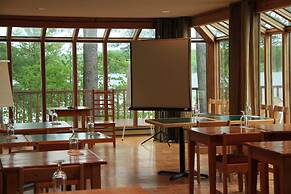 Westwind Inn on the Lake