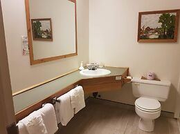 Westwind Inn on the Lake