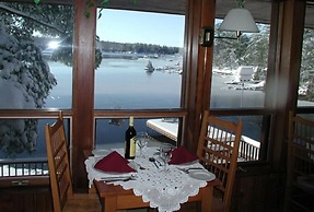 Westwind Inn on the Lake