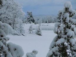 Westwind Inn on the Lake