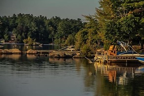 Westwind Inn on the Lake