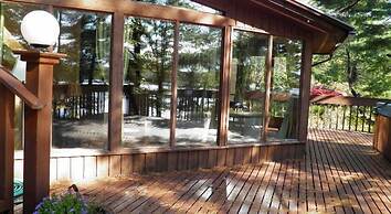 Westwind Inn on the Lake