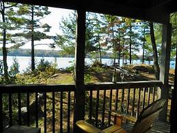 Westwind Inn on the Lake