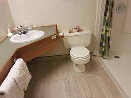 Westwind Inn on the Lake