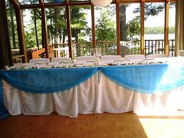 Westwind Inn on the Lake