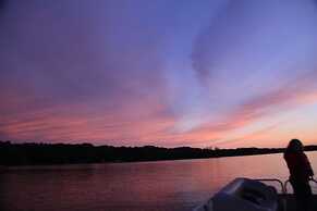 Westwind Inn on the Lake