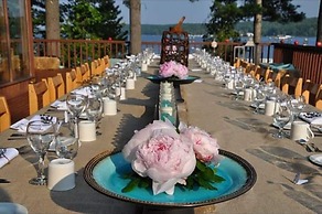 Westwind Inn on the Lake