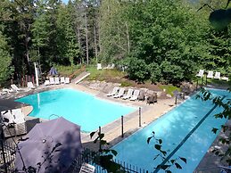 Tremblant les Eaux by Location ADP Tremblant