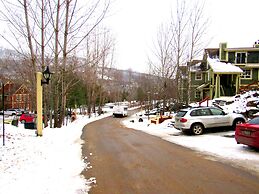 Tremblant les Eaux by Location ADP Tremblant