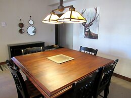 Tremblant les Eaux by Location ADP Tremblant