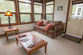 Tremblant les Eaux by Location ADP Tremblant