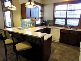 Tremblant les Eaux by Location ADP Tremblant