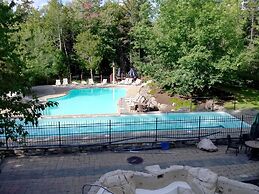 Tremblant les Eaux by Location ADP Tremblant