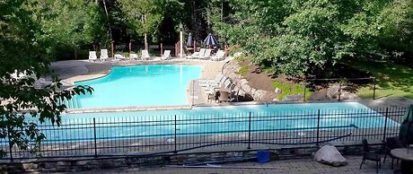 Tremblant les Eaux by Location ADP Tremblant