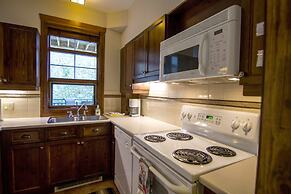 Tremblant les Eaux by Location ADP Tremblant