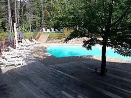 Tremblant les Eaux by Location ADP Tremblant