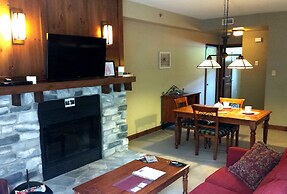 Tremblant les Eaux by Location ADP Tremblant