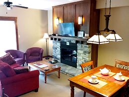 Tremblant les Eaux by Location ADP Tremblant