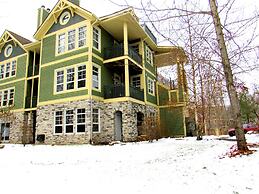 Tremblant les Eaux by Location ADP Tremblant