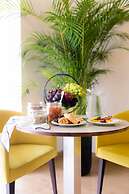 Mikes Kanarium Hotel