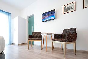 Mikes Kanarium Hotel