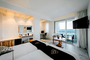 The Ciao Stelio Deluxe Hotel - Adults Only
