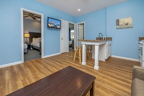 Commander Beach House Hotel