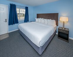 Commander Beach House Hotel