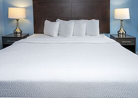 Commander Beach House Hotel