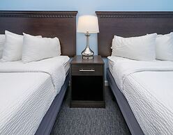 Commander Beach House Hotel