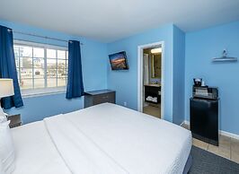 Commander Beach House Hotel