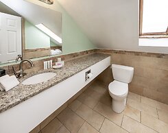 Commander Beach House Hotel