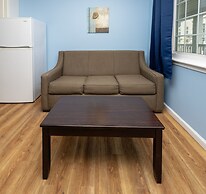 Commander Beach House Hotel