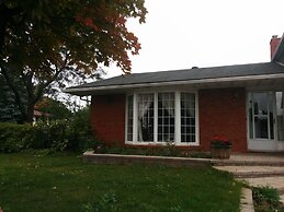 Mac Bed and Breakfast