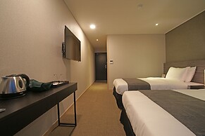 I-Jin Hotel