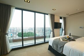 I-Jin Hotel