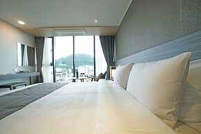 I-Jin Hotel