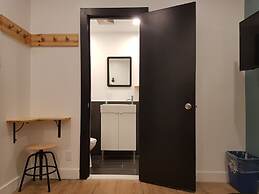 Auberge Saintlo Montréal  - Hostel