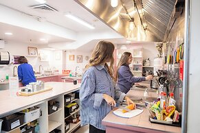Auberge Saintlo Montréal  - Hostel
