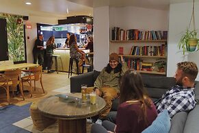 Auberge Saintlo Montréal  - Hostel