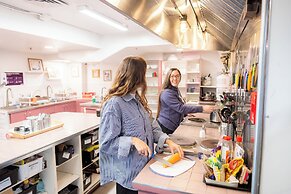 Auberge Saintlo Montréal  - Hostel