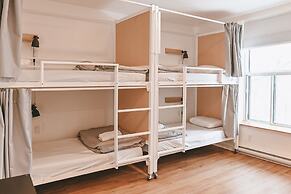 Auberge Saintlo Montréal  - Hostel