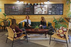 Auberge Saintlo Montréal  - Hostel