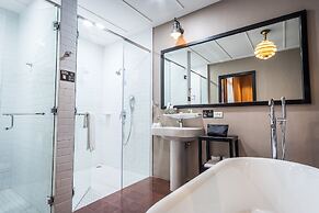 The Henry Hotel Manila