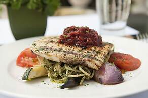 The Henry Hotel Manila