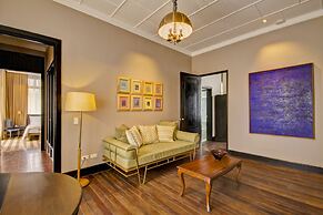 The Henry Hotel Manila