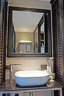 The Henry Hotel Manila