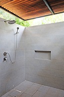 The Henry Hotel Manila