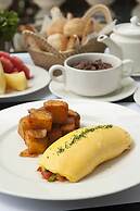 The Henry Hotel Manila