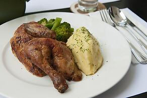 The Henry Hotel Manila